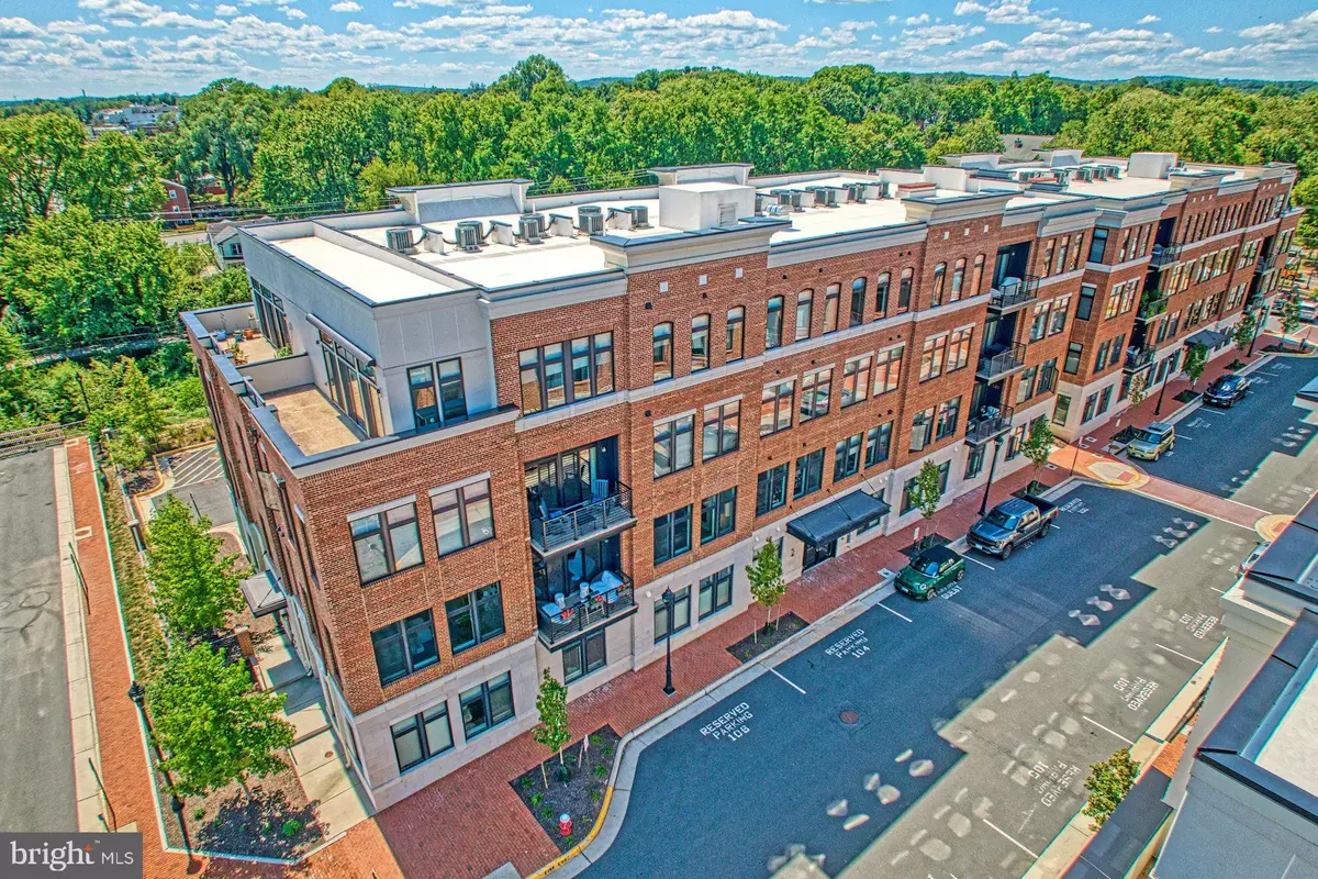 Leesburg, VA 20175,5 STATIONMASTER ST SE #202