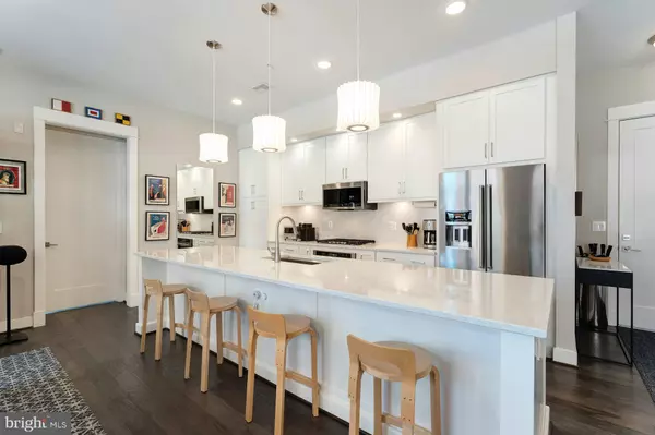 Leesburg, VA 20175,5 STATIONMASTER ST SE #202