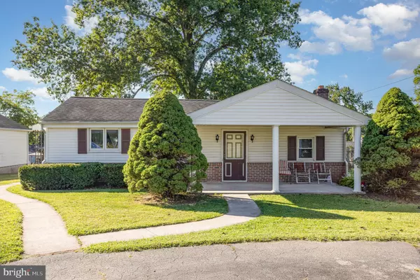 1636 E CANAL RD, Dover, PA 17315