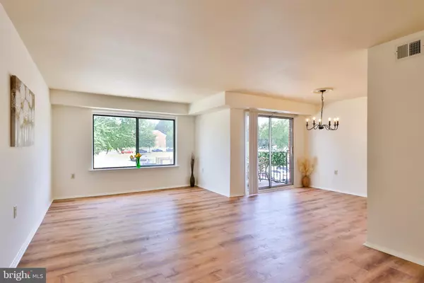 Leesburg, VA 20175,125-S CLUBHOUSE DR SW #8