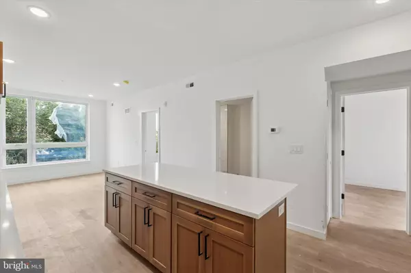 Philadelphia, PA 19147,754 S 4TH ST #302