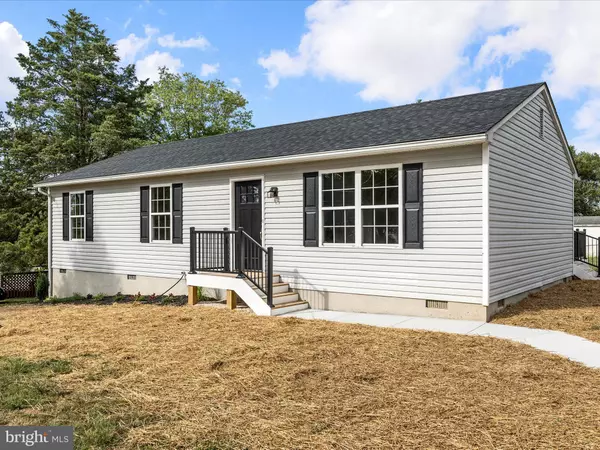 2432 LAUREL LN, Middletown, VA 22645