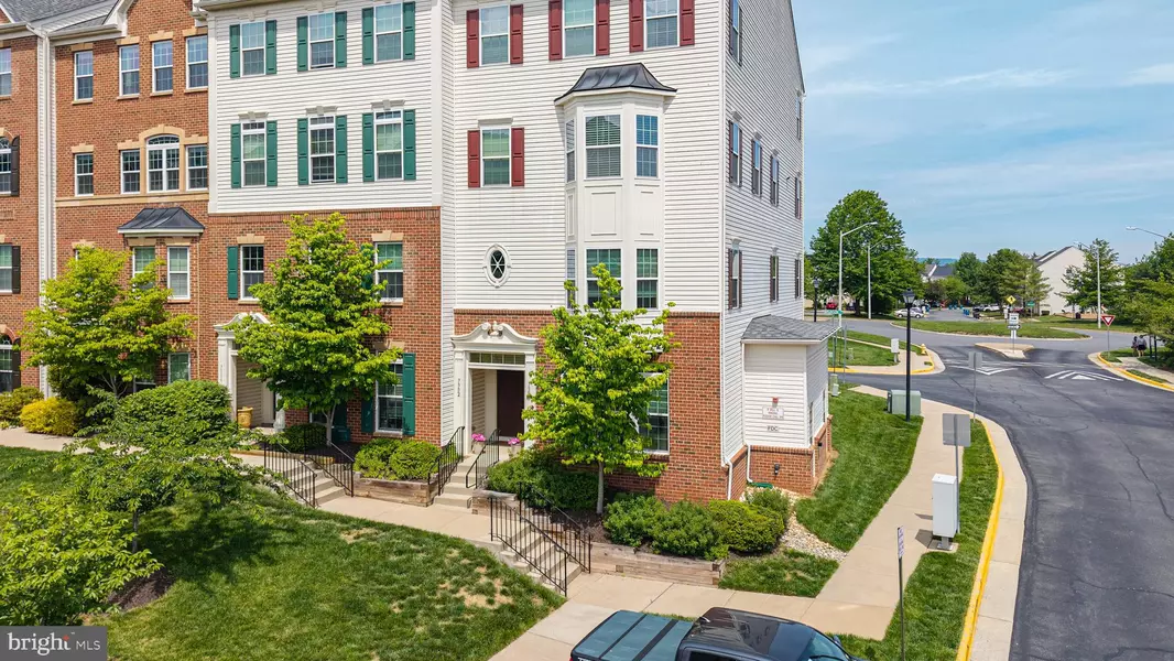 7300 BRUNSON CIR, Gainesville, VA 20155