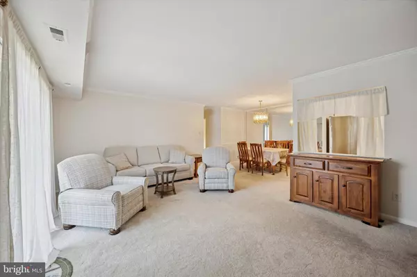 Philadelphia, PA 19114,47201-00 DELAIRE LANDING RD #201