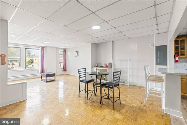 245 WARREN ST, Beverly, NJ 08010