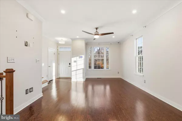 Dumfries, VA 22026,18060 RED CEDAR RD