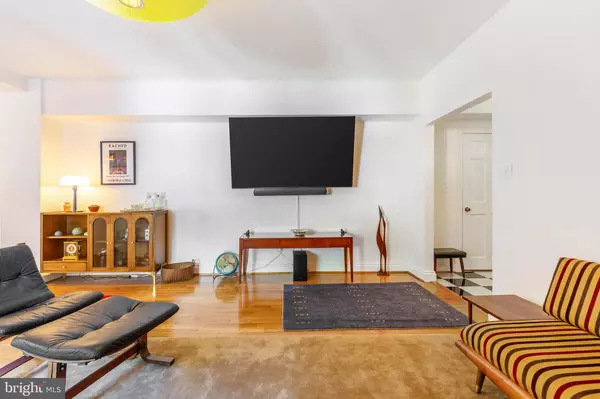 Washington, DC 20008,3100 CONNECTICUT AVE NW #230