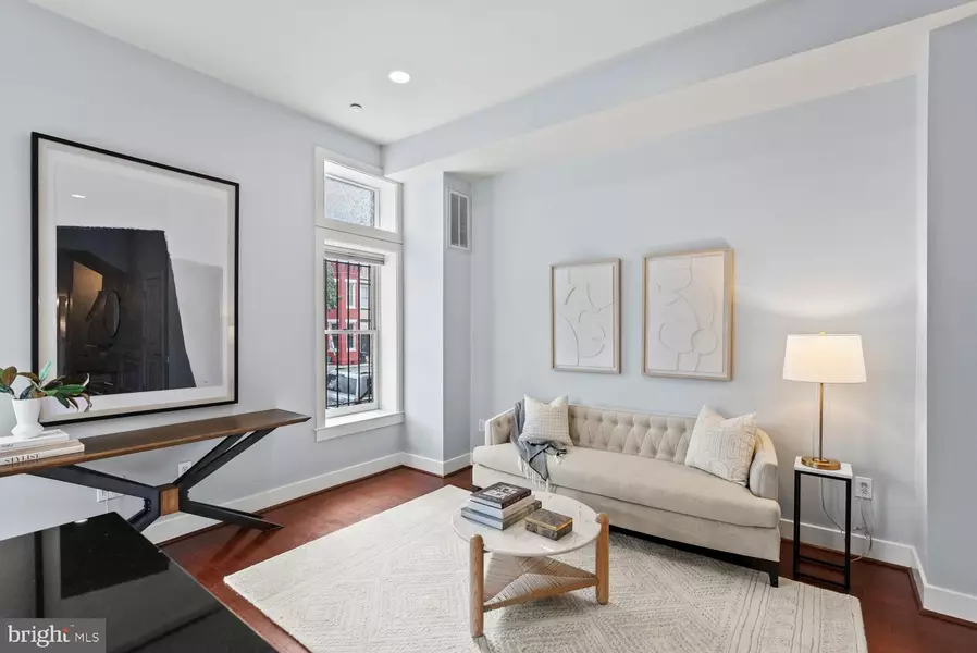 902 T ST NW #A, Washington, DC 20001