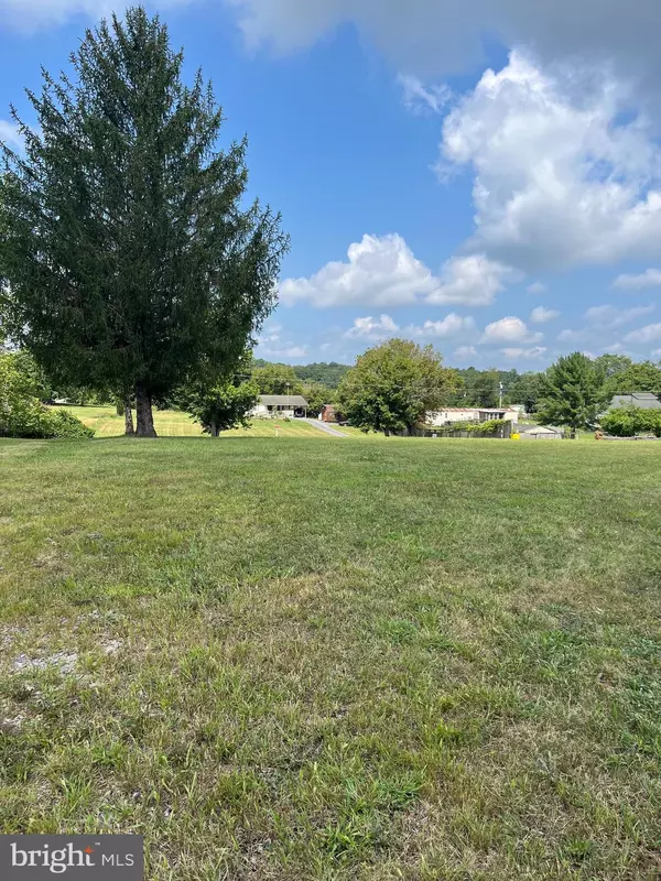 Kearneysville, WV 25430,266 BIG SPRING DR