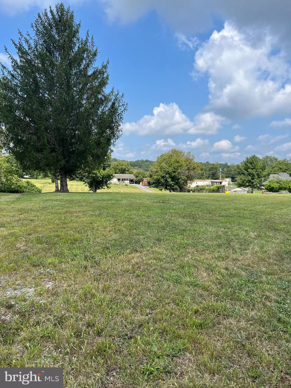 Kearneysville, WV 25430,266 BIG SPRING DR