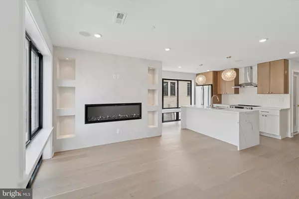 Philadelphia, PA 19147,919 S 11TH ST #2