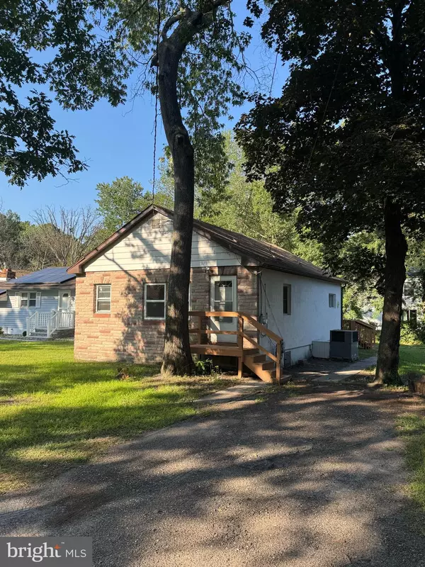 Browns Mills, NJ 08015,50 BEGONIA ST