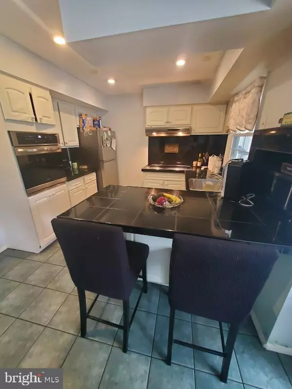 Willingboro, NJ 08046,40 CRESTVIEW DR