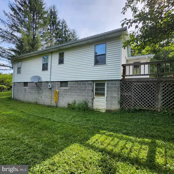 Augusta, WV 26704,2445 BEAR WALLOW HOLLOW RD