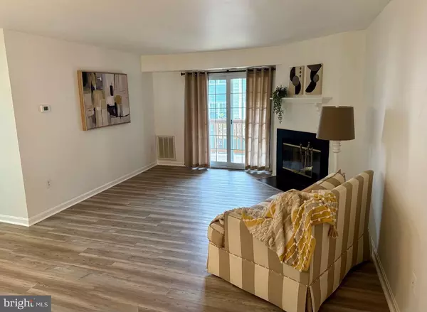 Alexandria, VA 22310,6903 VICTORIA DR #F