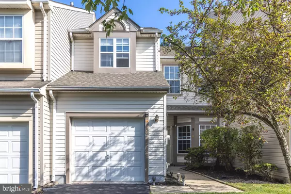 5 DUNSTON LN, Robbinsville, NJ 08691