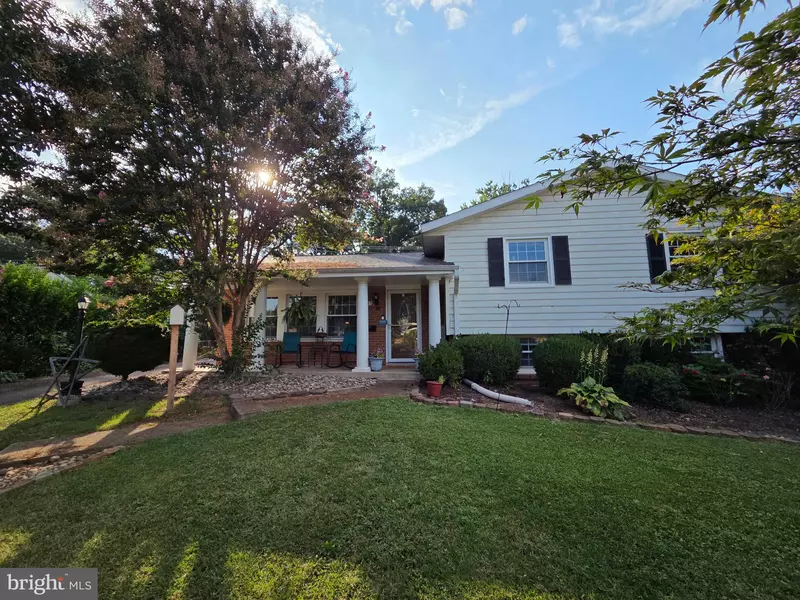 1029 S IRONWOOD RD, Sterling, VA 20164