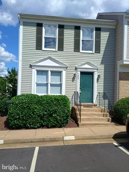 806 GROVE AVE, Fredericksburg, VA 22401