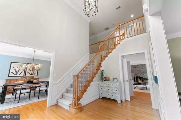 Oakton, VA 22124,3227 FOXVALE DR