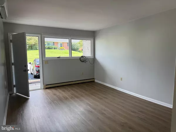 Quarryville, PA 17566,166 S LIME ST #2