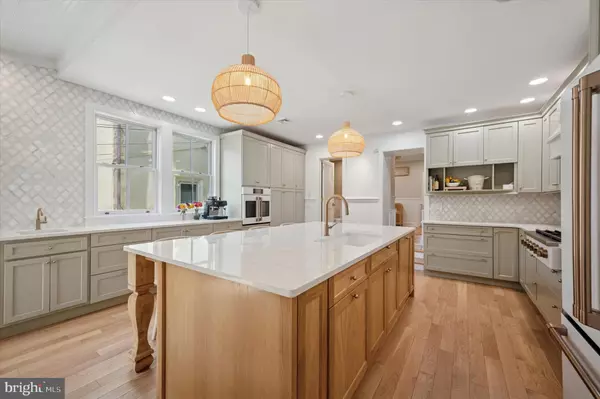 Philadelphia, PA 19118,234 E BENEZET ST