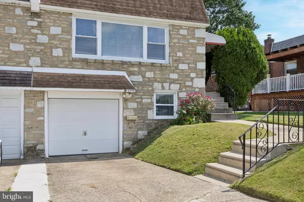 Philadelphia, PA 19115,9949 WOODFERN RD