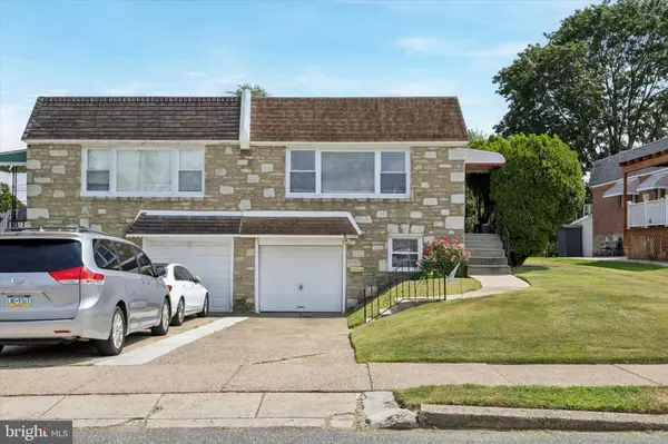 9949 WOODFERN RD, Philadelphia, PA 19115