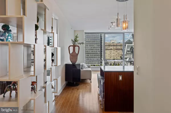 Philadelphia, PA 19102,1414 S PENN SQ #11D