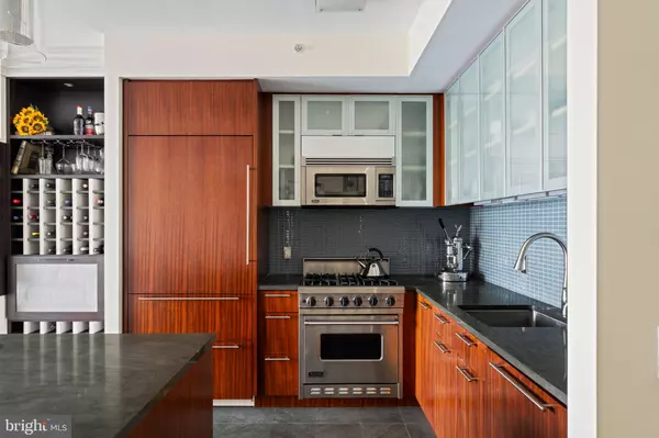 Philadelphia, PA 19102,1414 S PENN SQ #11D