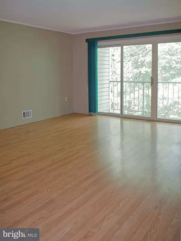 Hamilton, NJ 08619,84 WILLOW CT