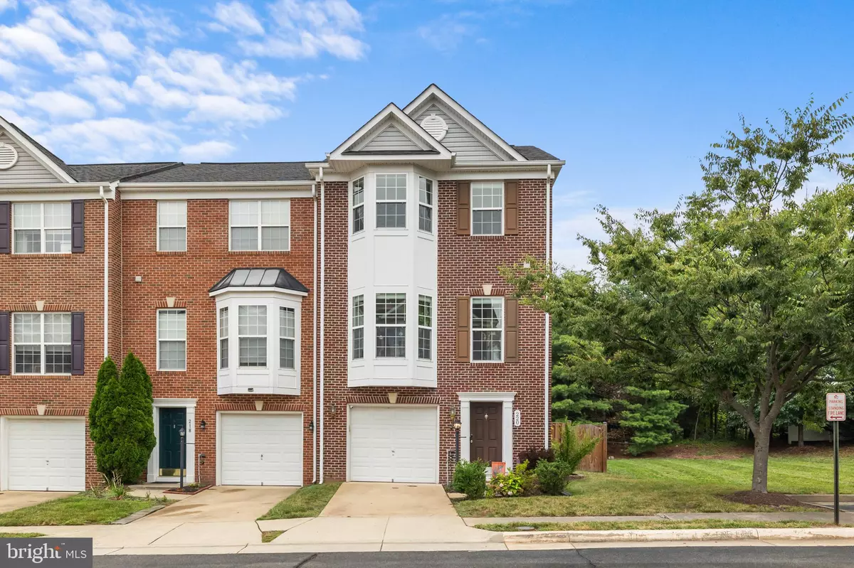 Leesburg, VA 20175,220 HAWKS VIEW SQ SE