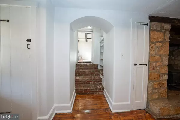 Berwyn, PA 19312,875 OLD STATE RD