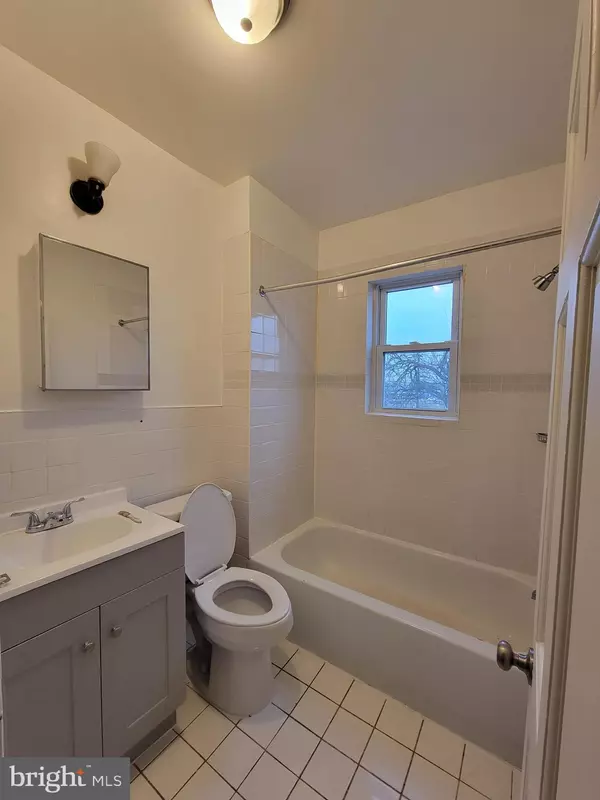 Ewing, NJ 08638,1462 N OLDEN AVE #2