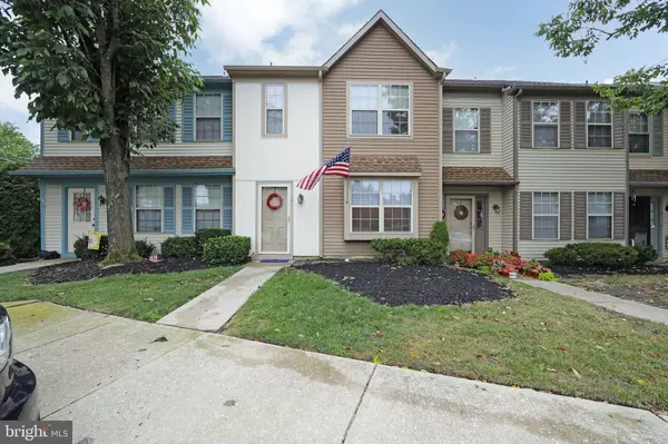 2 VILLAGE CT, Audubon, NJ 08106