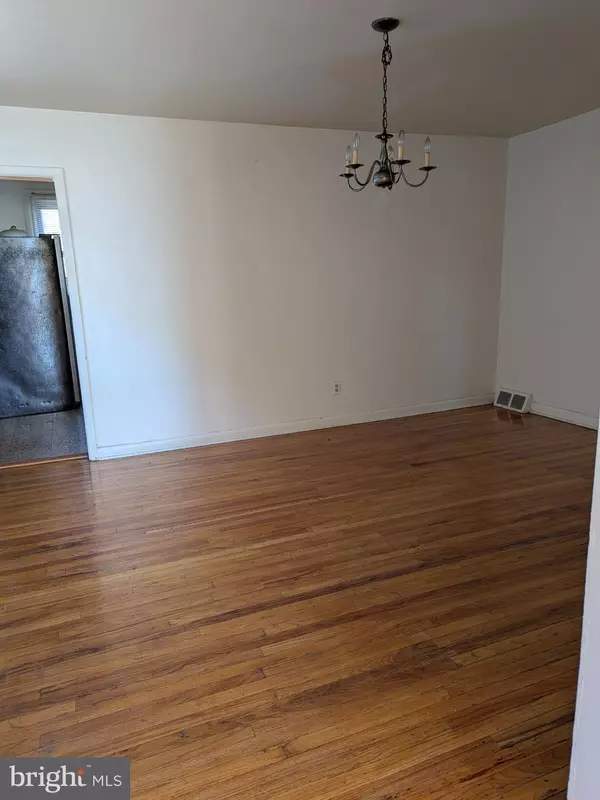 Philadelphia, PA 19152,2345 RIPLEY ST