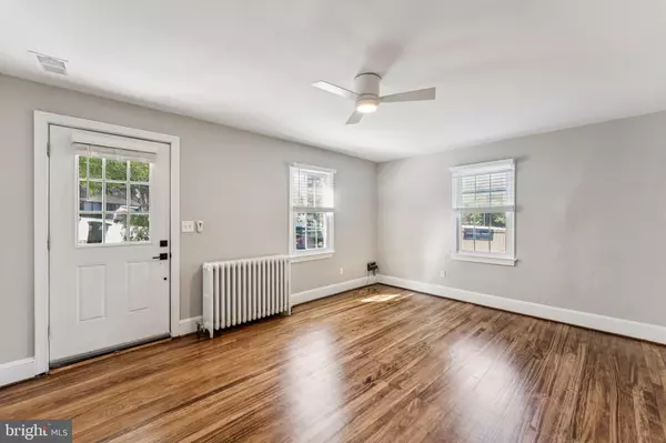 Arlington, VA 22207,2153 N TAYLOR ST