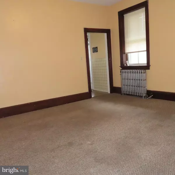 Shippensburg, PA 17257,103 N EARL ST