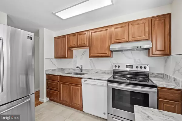 Germantown, MD 20876,19208 FOX CHAPEL DR