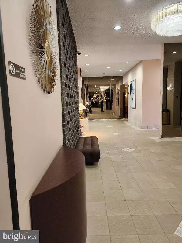 Alexandria, VA 22304,250 S REYNOLDS ST #105