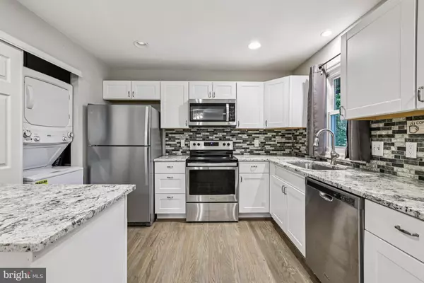 Woodbridge, VA 22192,2852 CHABLIS CIR #14A
