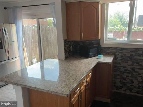 1024 CECIL B MOORE AVE, Philadelphia, PA 19122
