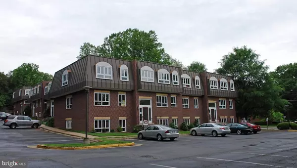 10619 JONES ST #201B, Fairfax, VA 22030