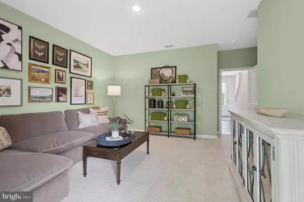 Berlin, NJ 08009,71 BASSWOOD ST #306