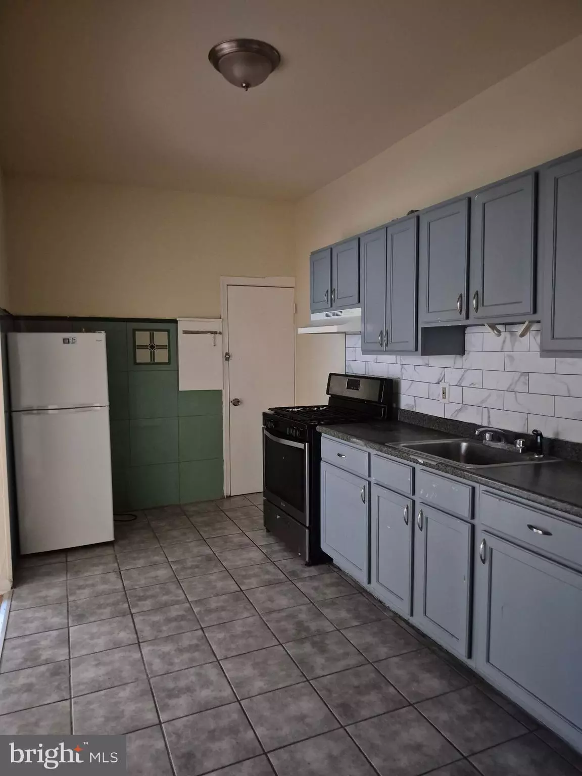 Camden, NJ 08103,1245 EMPIRE AVE #1