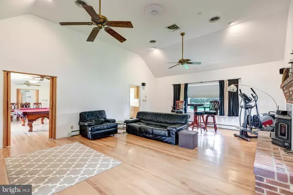 Reisterstown, MD 21136,1722 EMORY RD