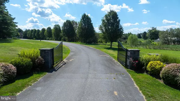 Lititz, PA 17543,914 MEADOWBREEZE