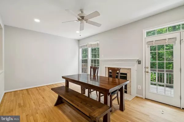 Herndon, VA 20171,13683 SAINT JOHNS WOOD PL