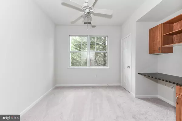 Herndon, VA 20171,12953 CENTRE PARK CIR #222