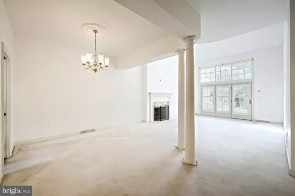 York, PA 17403,2064 ROSEWOOD LN