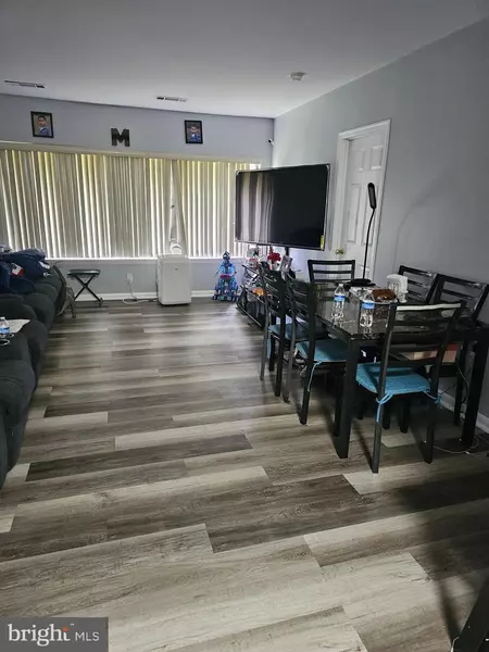 9802 WALKER HOUSE RD #6, Gaithersburg, MD 20886